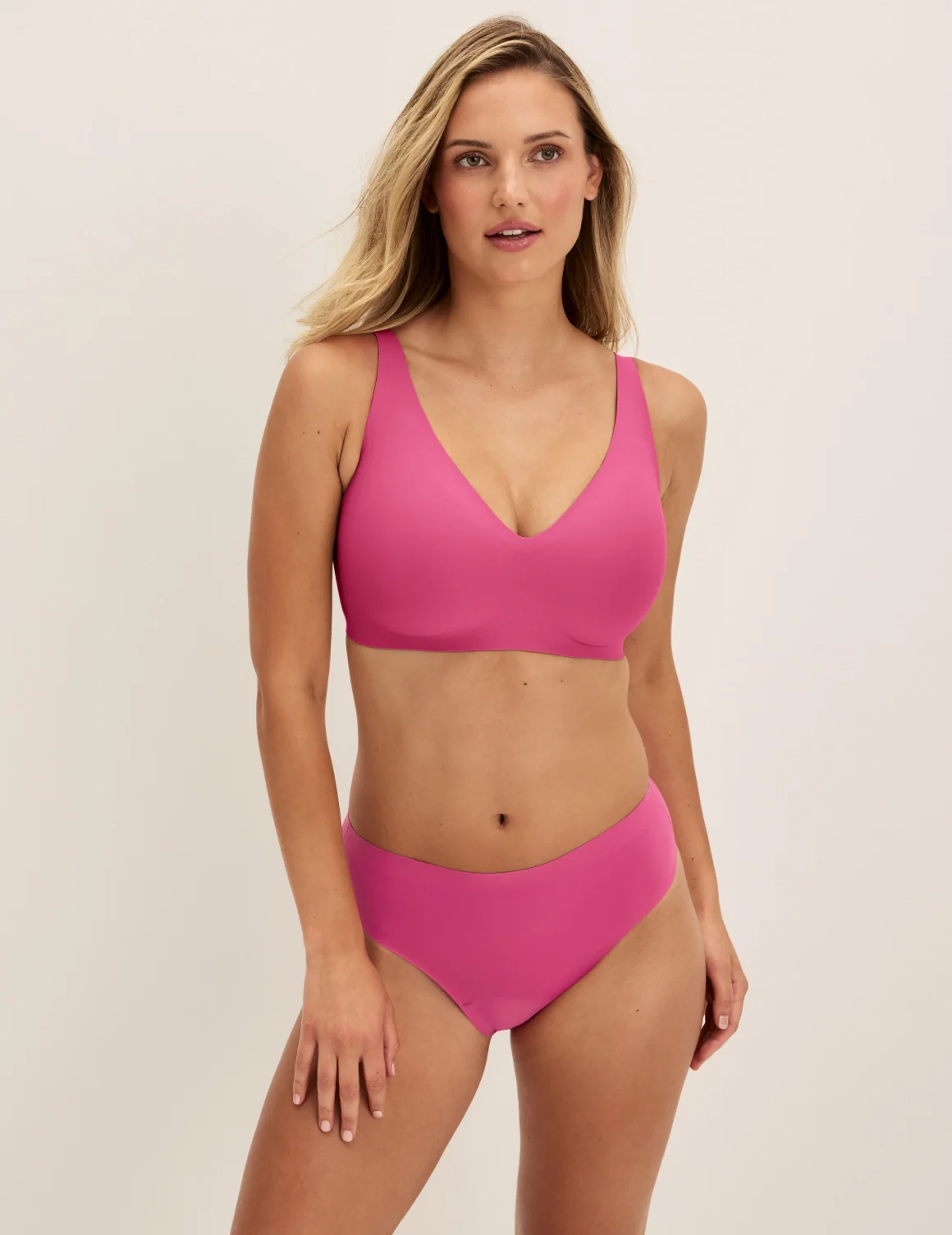 Revolution V-Neck Bra - Image 82