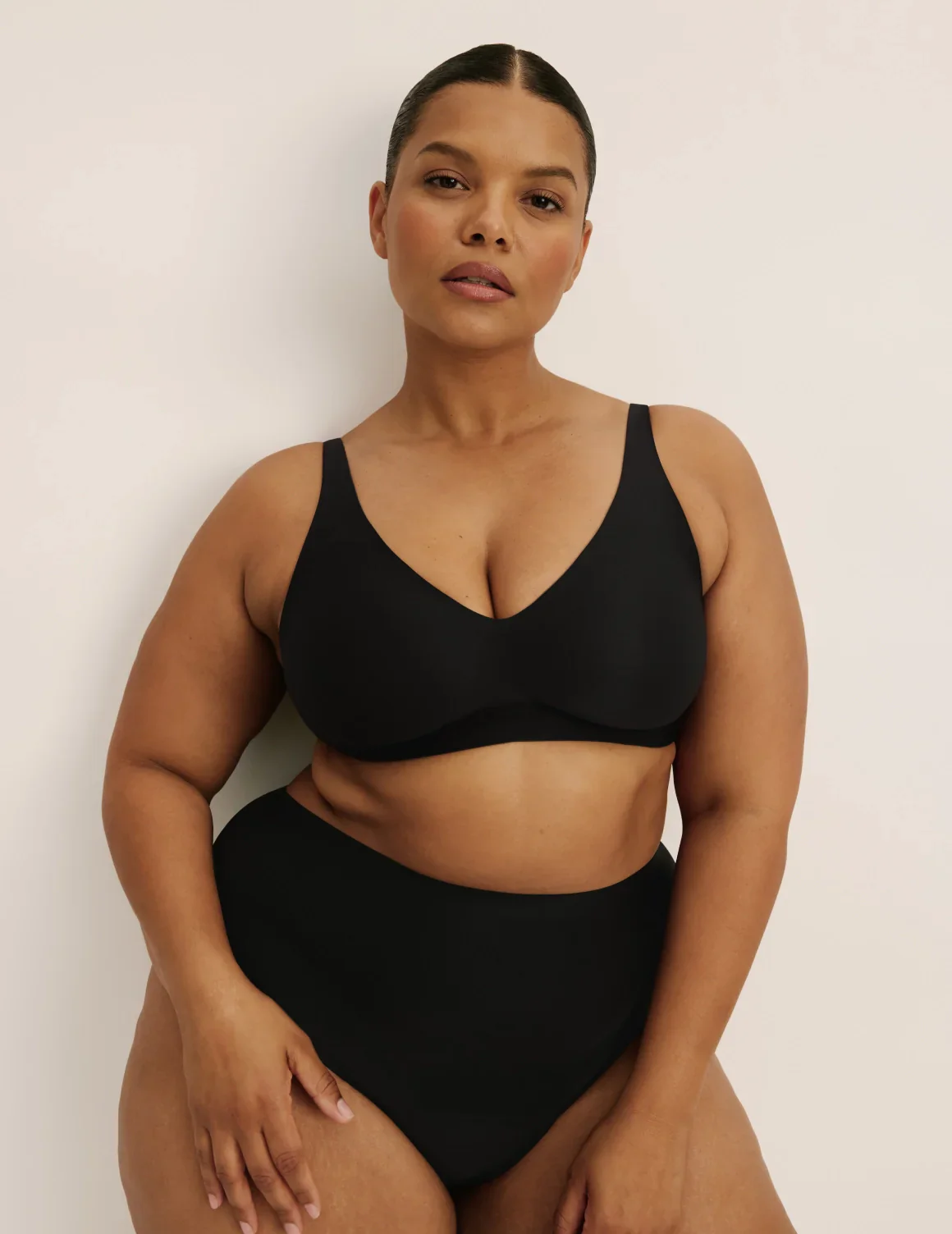 Revolution V-Neck Bra - Image 31