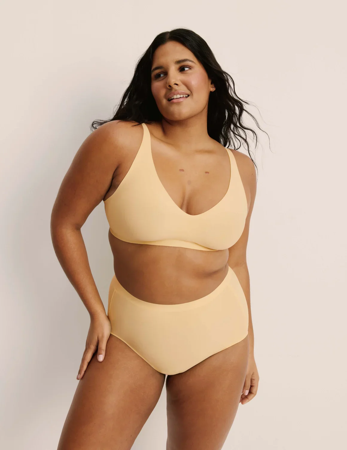 Revolution V-Neck Bra - Image 47