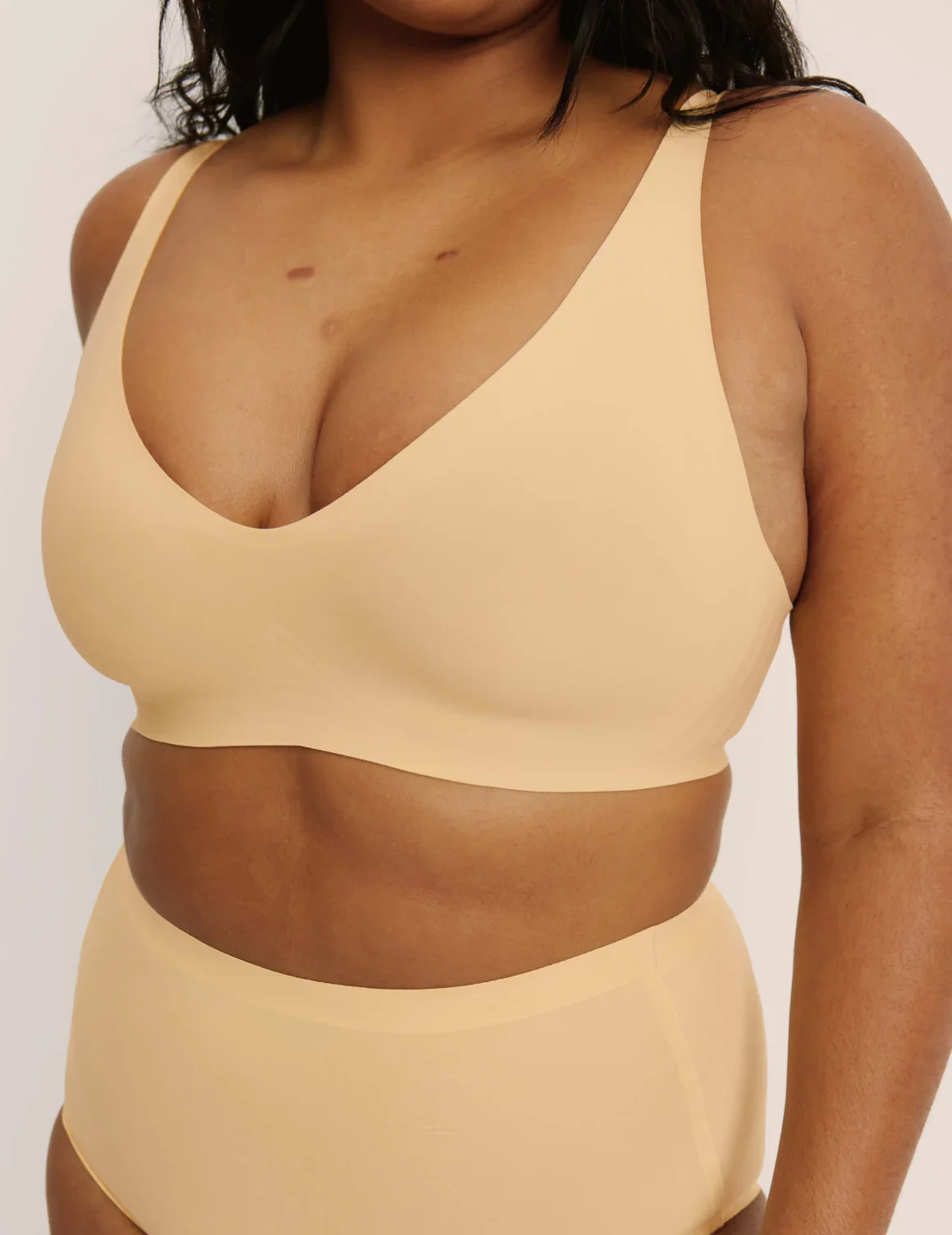 Revolution V-Neck Bra - Image 61